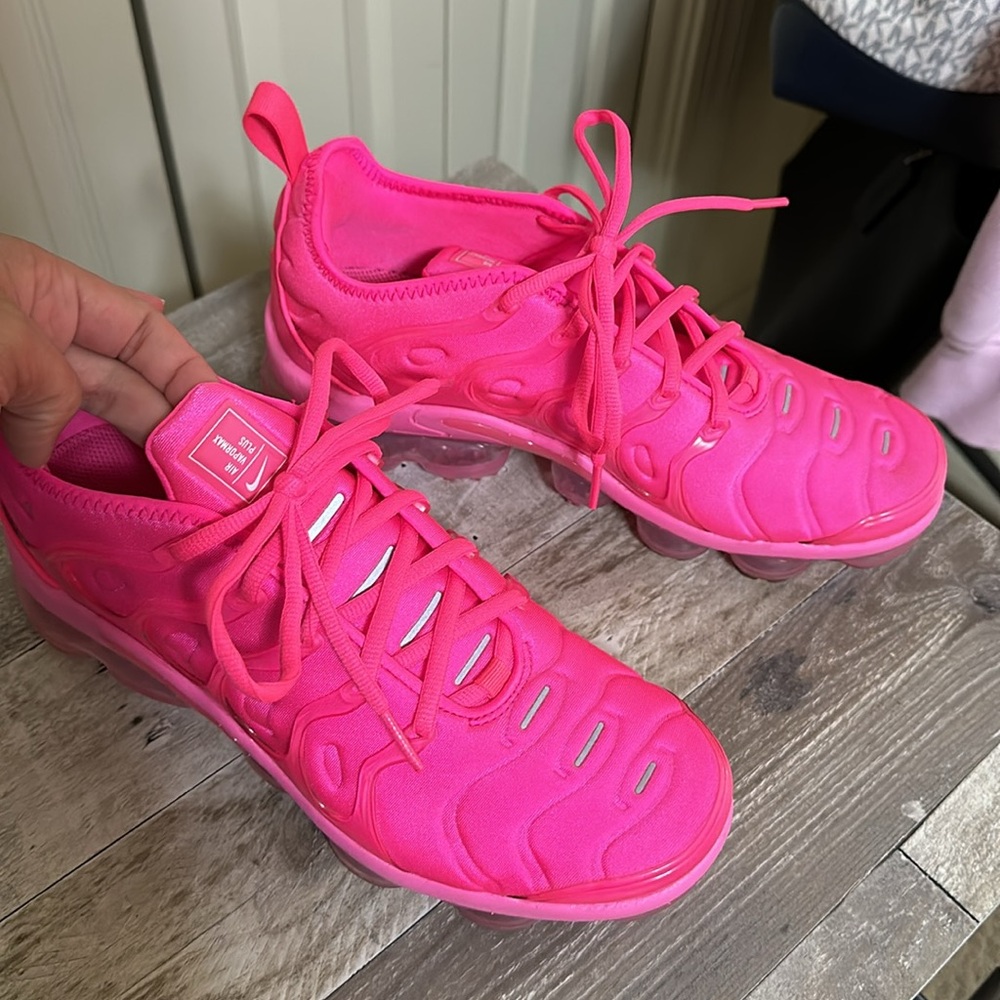 Nike Women’s Hot Pink Athletic Sneakers